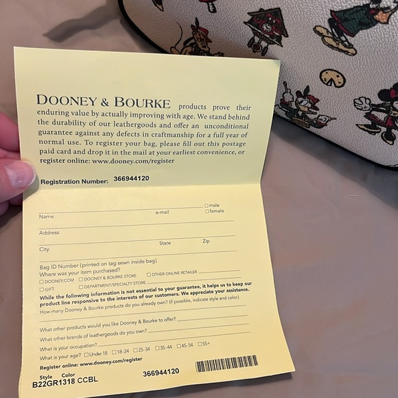 Dooney & Bourke - rare “Germany” design camera bag - Never used! $185!! - Picture 6 of 10